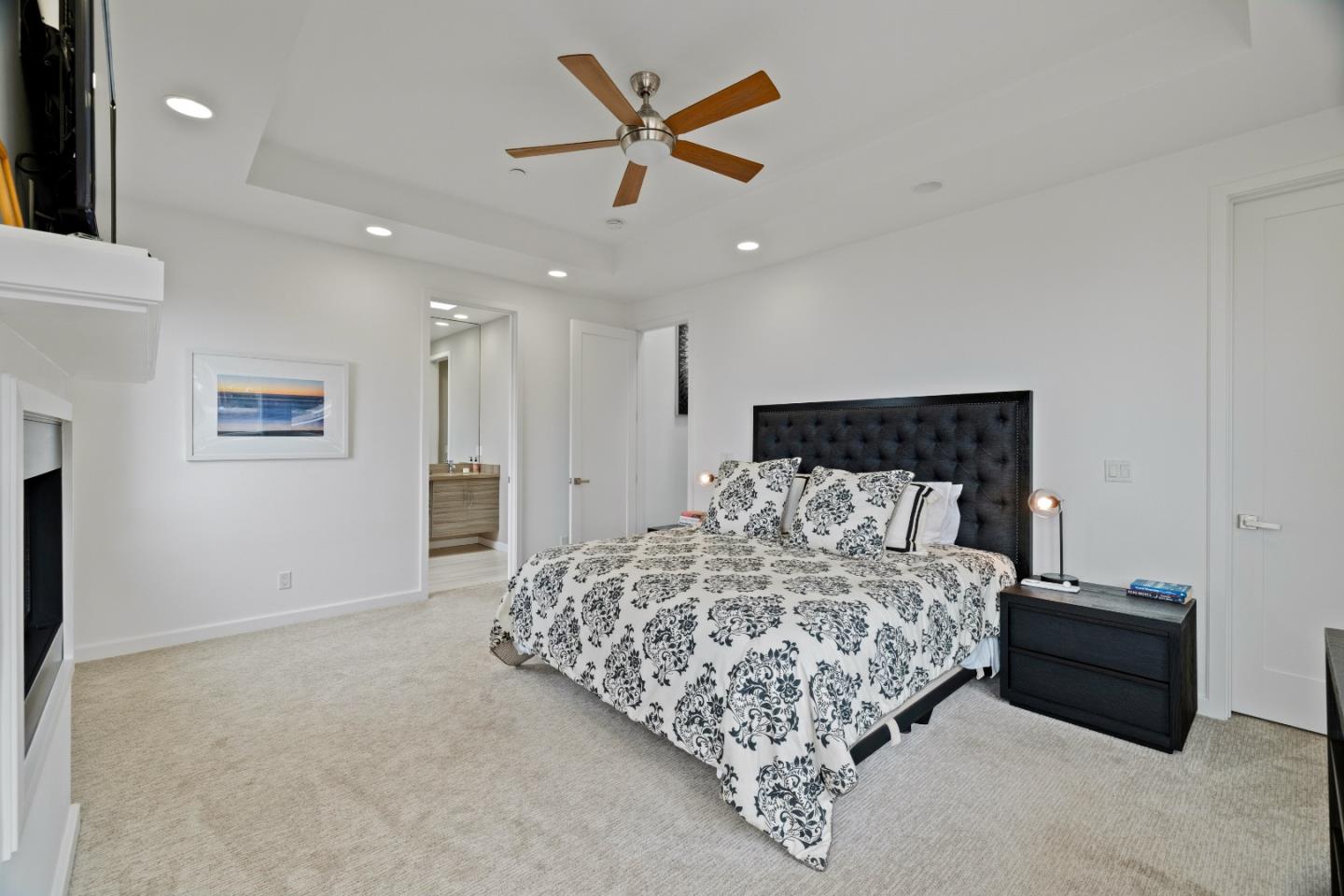 374 El Granada Boulevard