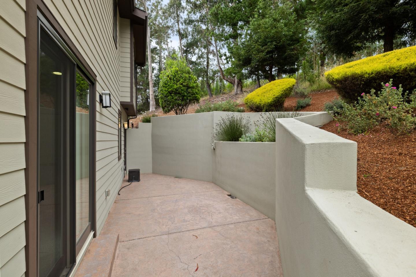 374 El Granada Boulevard