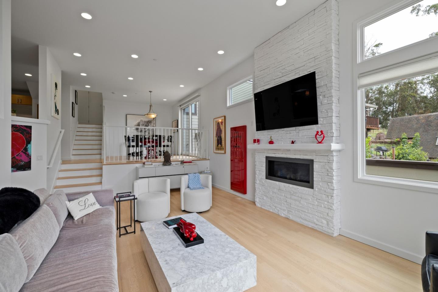 374 El Granada Boulevard