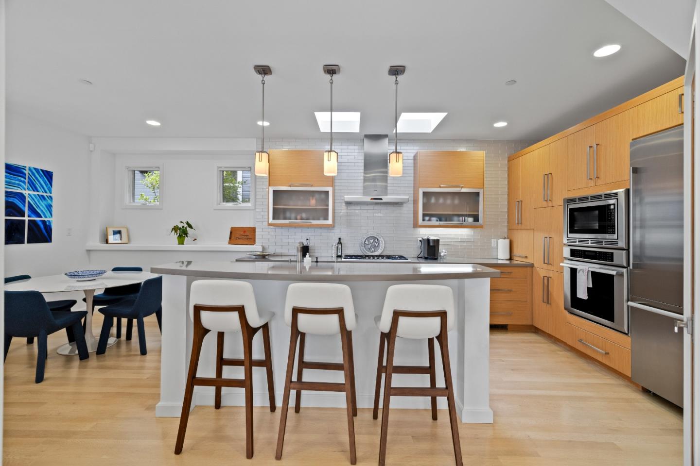 374 El Granada Boulevard