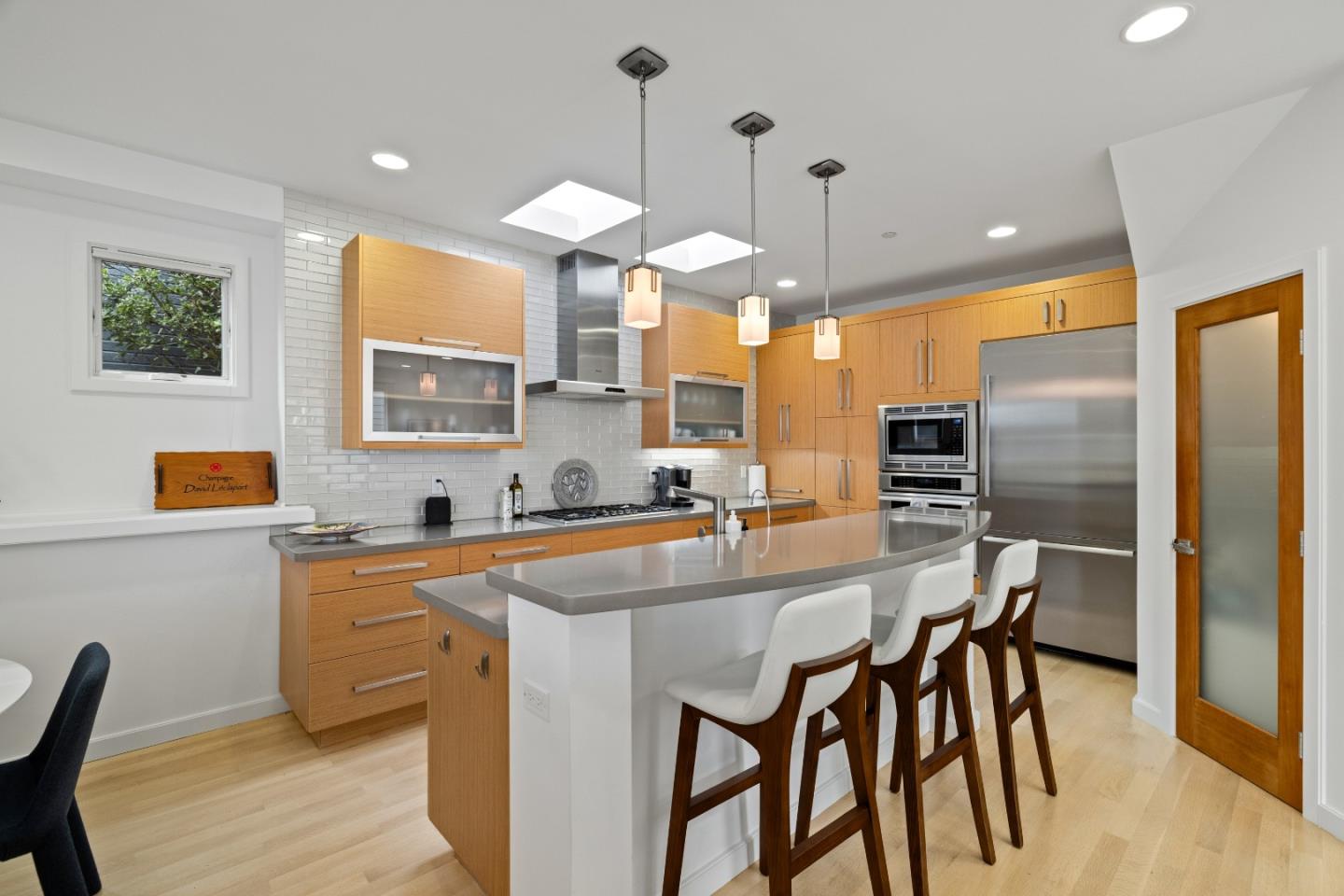 374 El Granada Boulevard