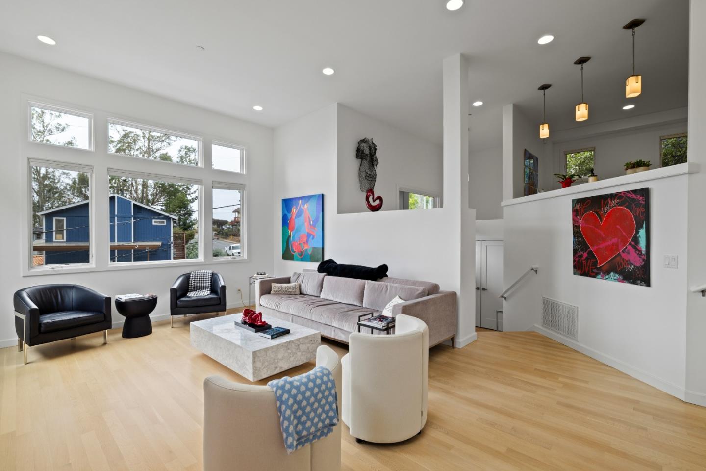 374 El Granada Boulevard