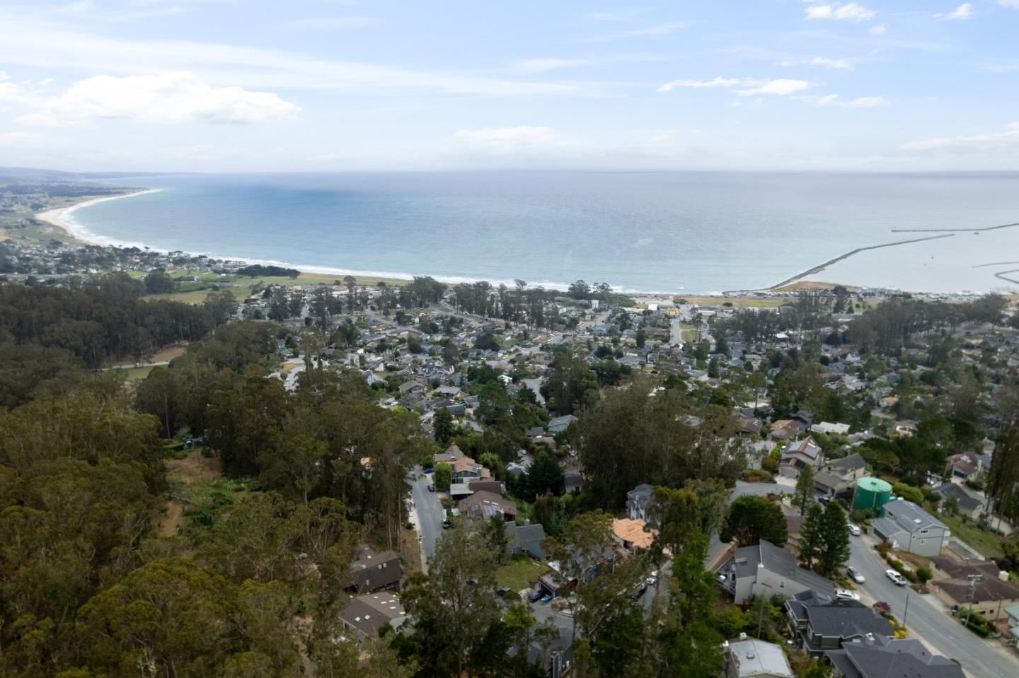 374 El Granada Boulevard