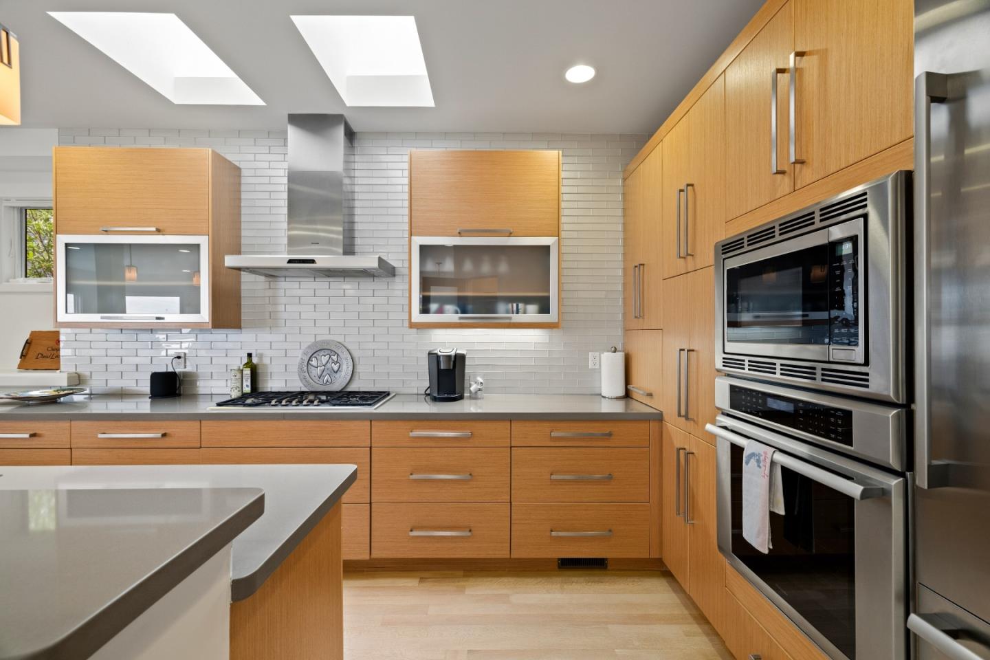 374 El Granada Boulevard