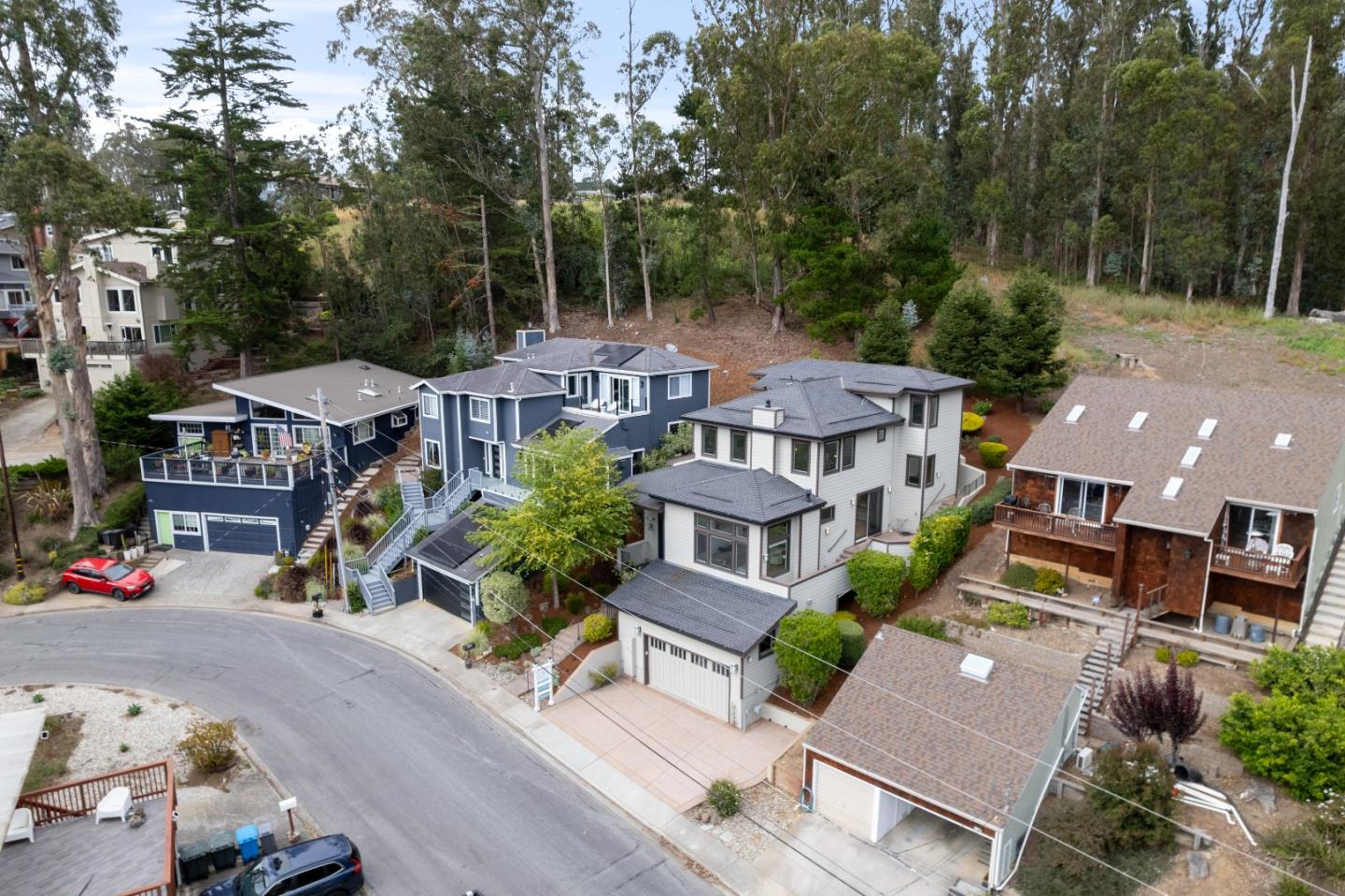 374 El Granada Boulevard
