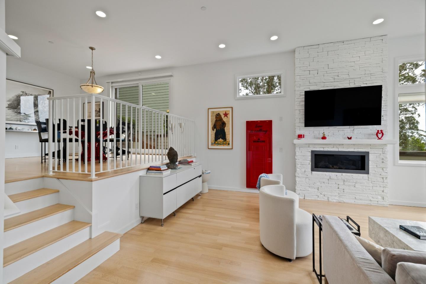 374 El Granada Boulevard