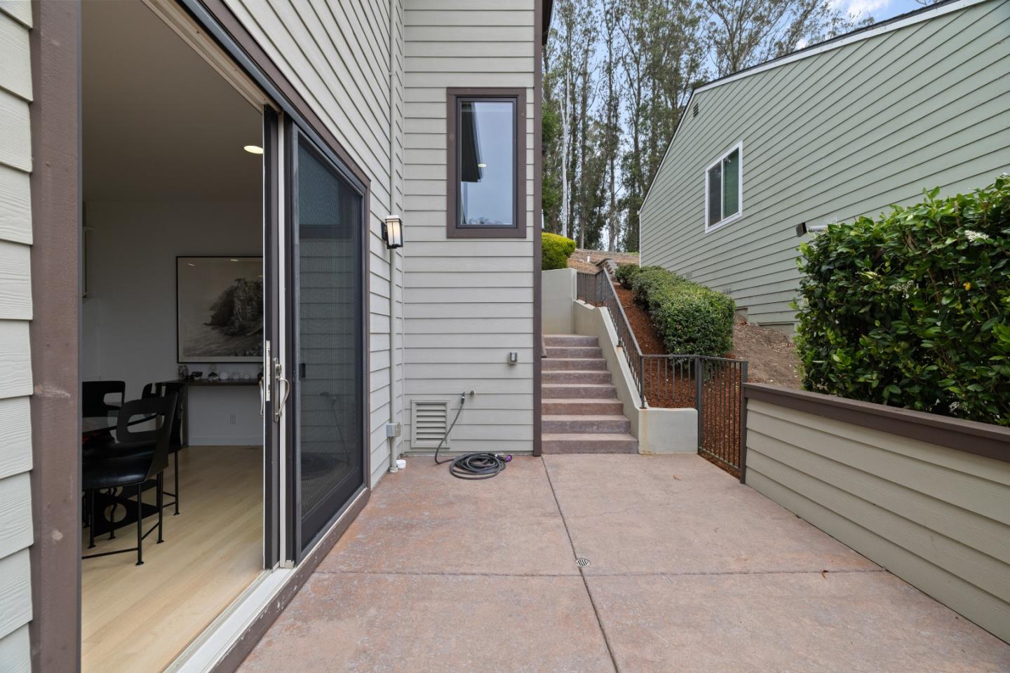 374 El Granada Boulevard