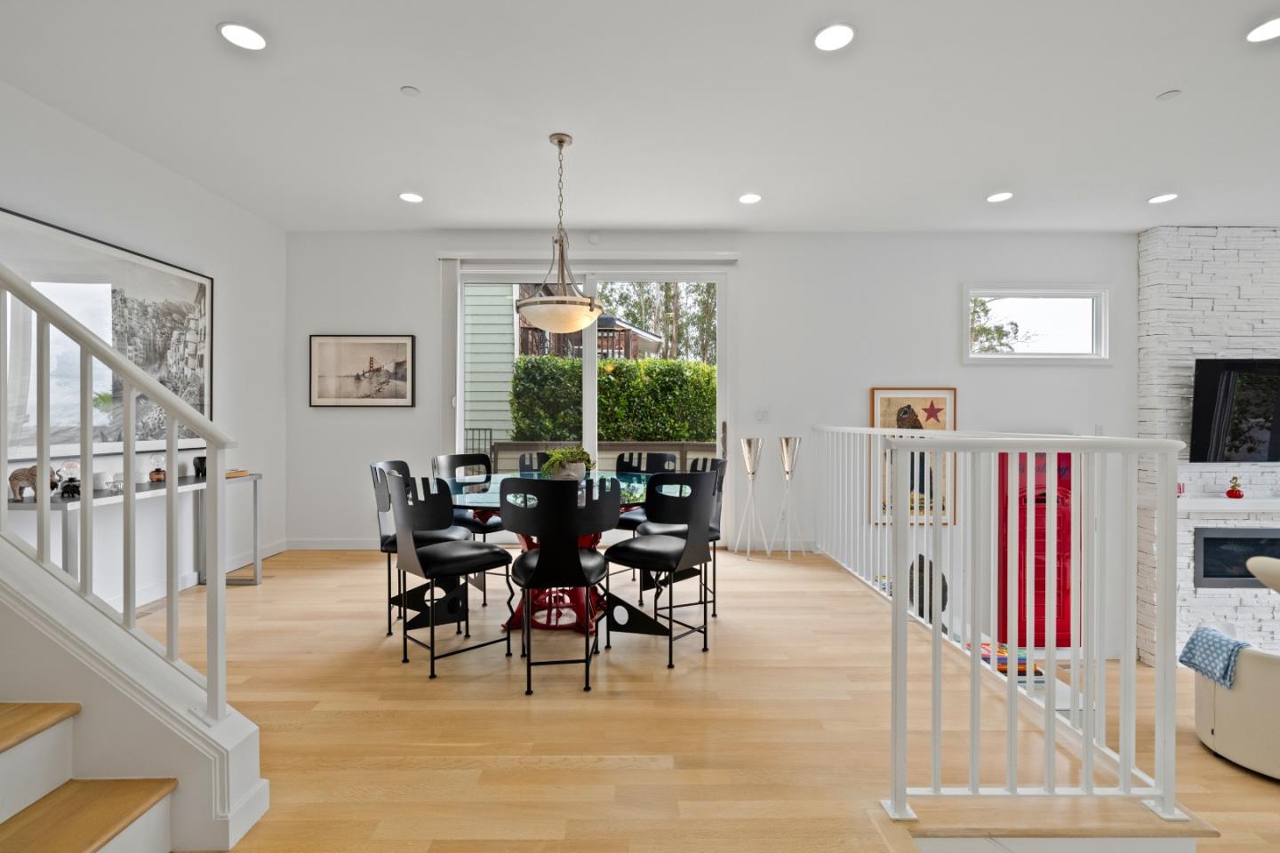 374 El Granada Boulevard