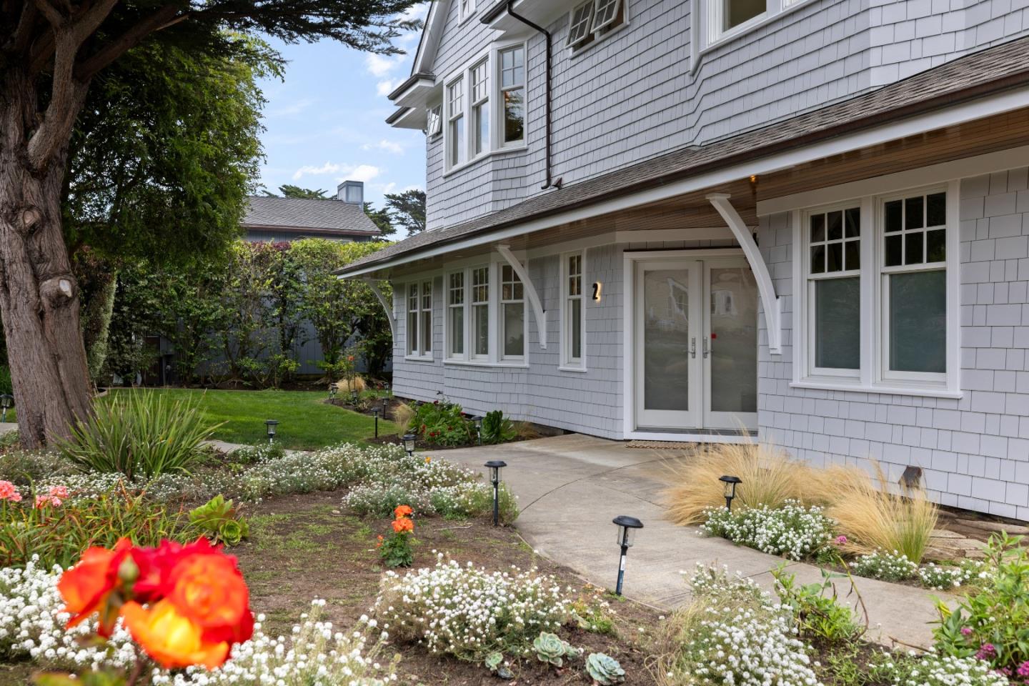 2 Alameda AVE