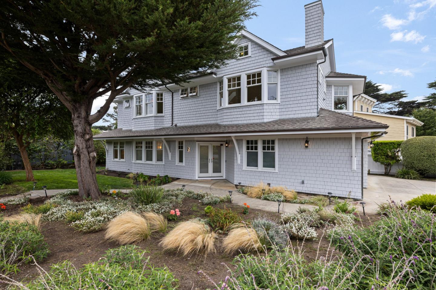 2 Alameda AVE