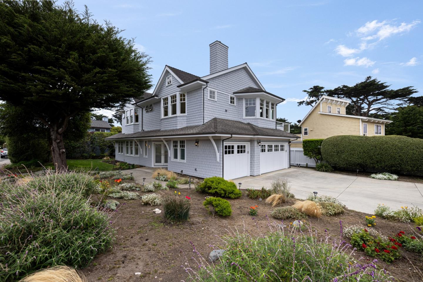 2 Alameda AVE
