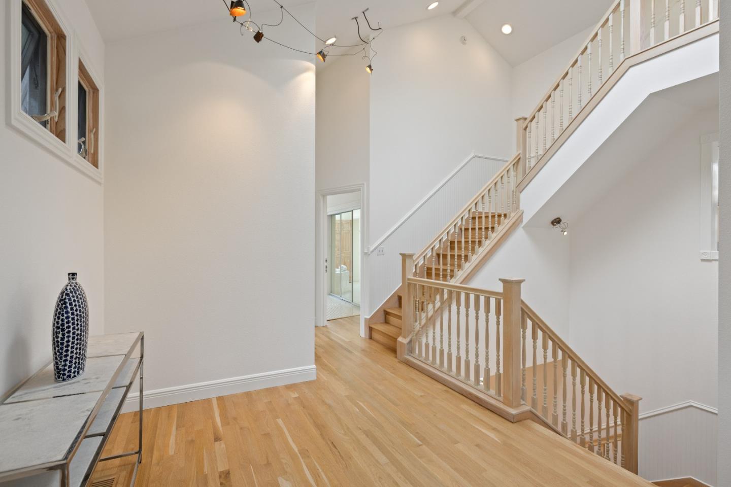 2 Alameda AVE