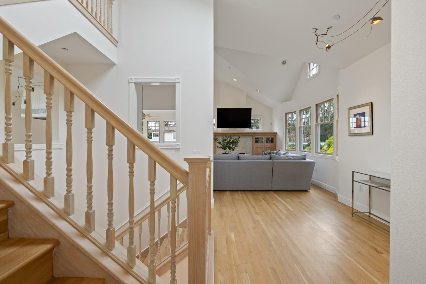2 Alameda AVE