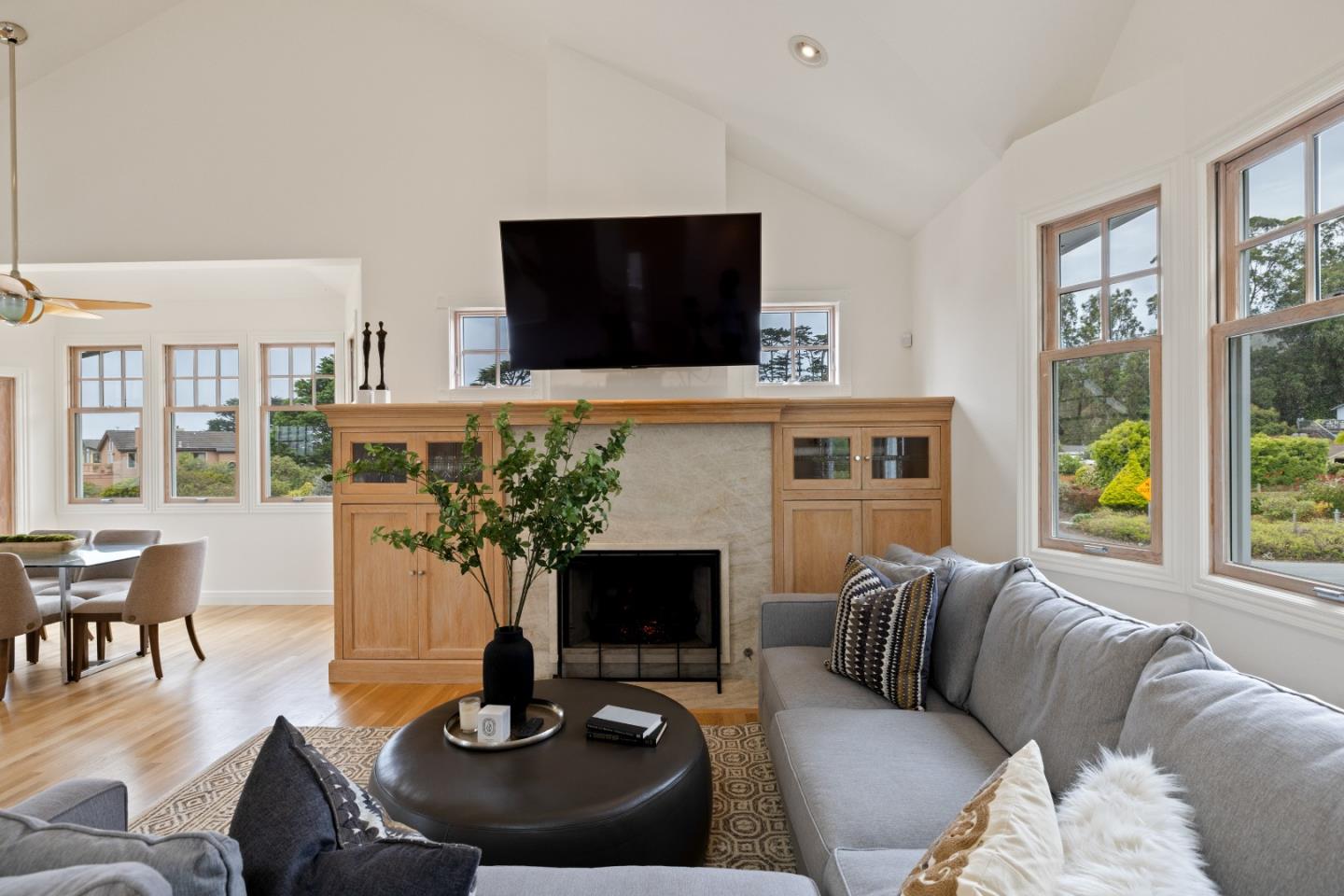 2 Alameda AVE