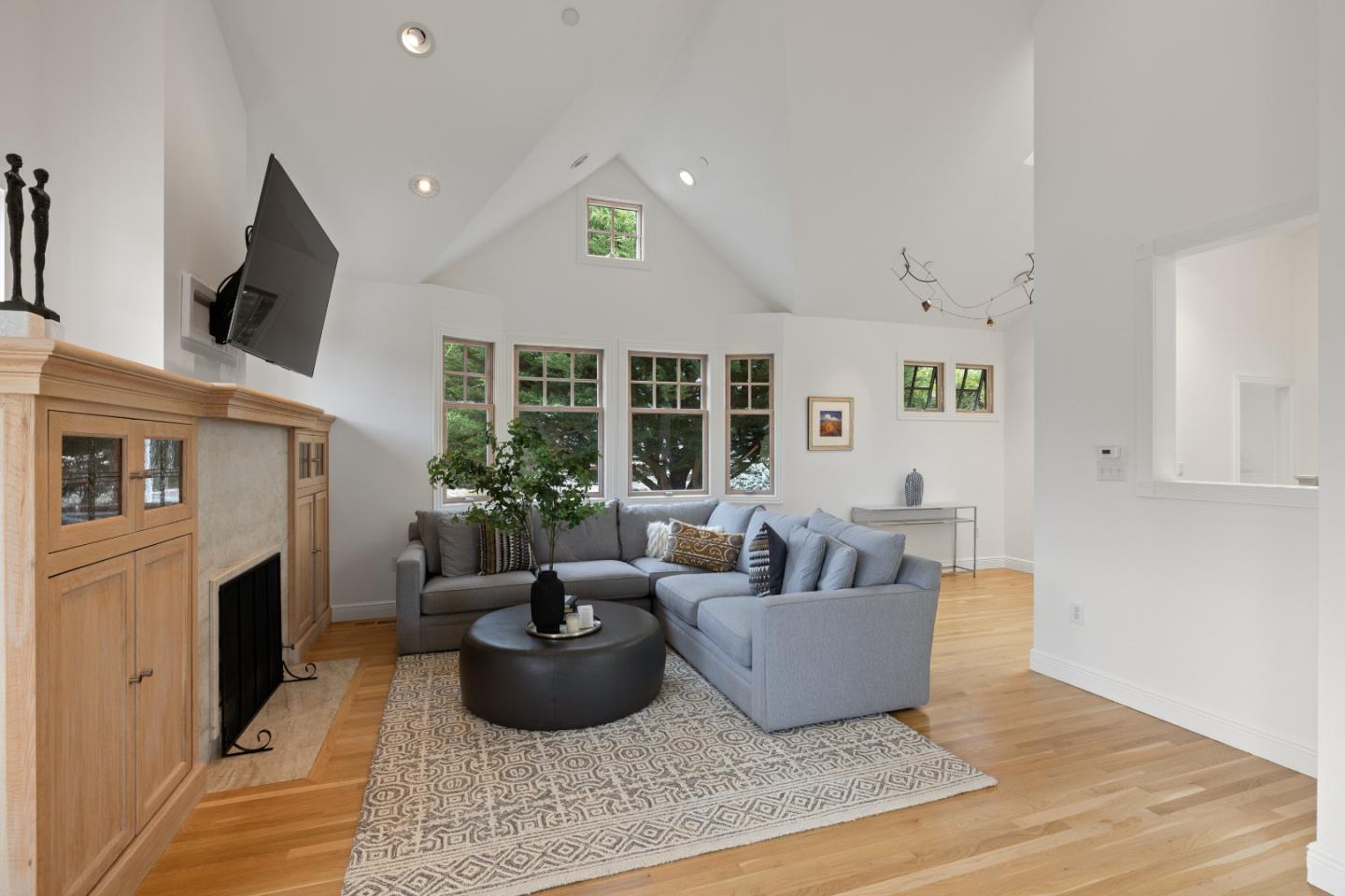 2 Alameda AVE