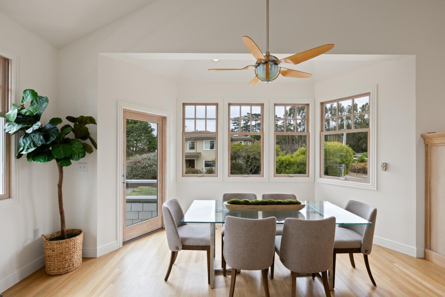 2 Alameda AVE