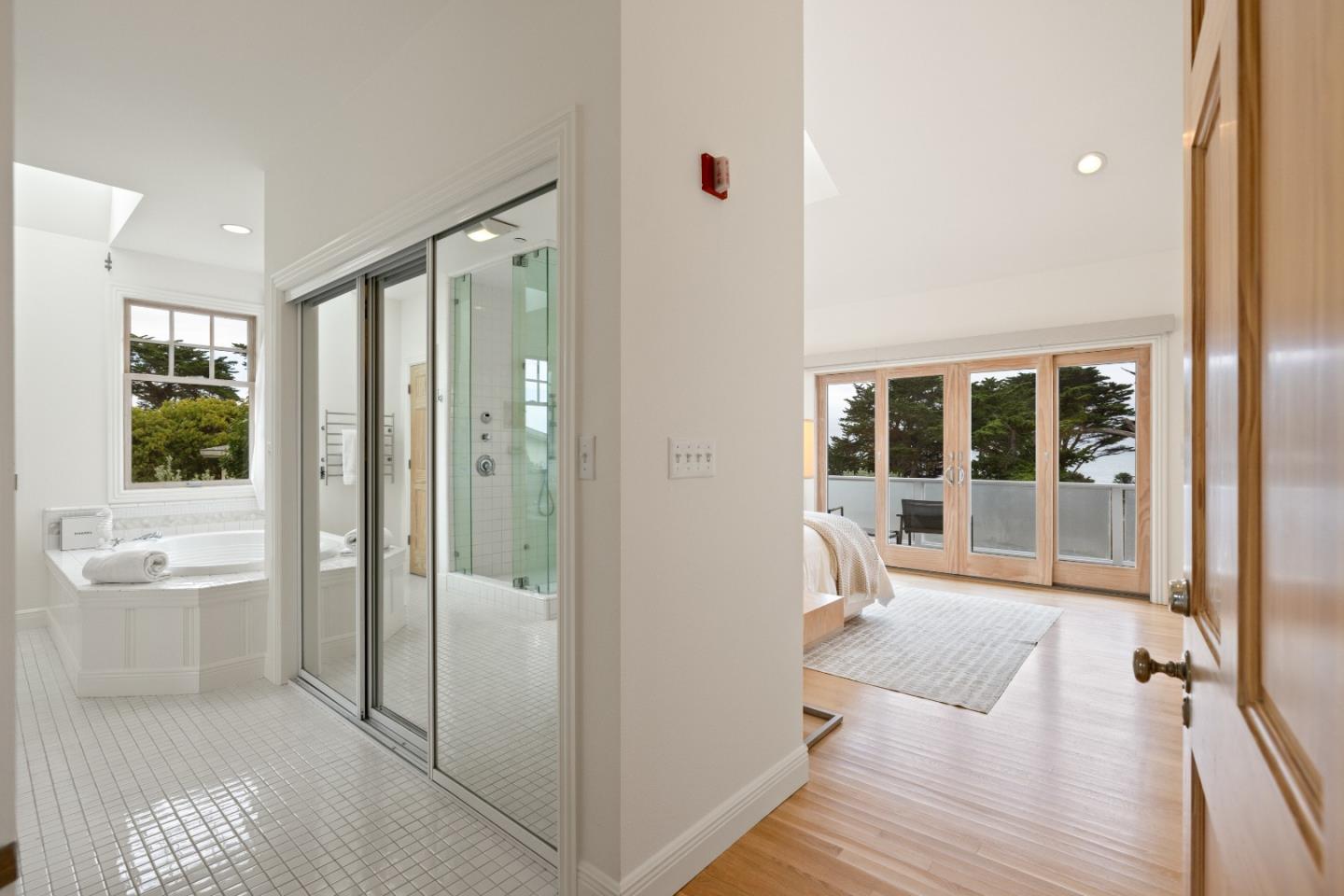 2 Alameda AVE