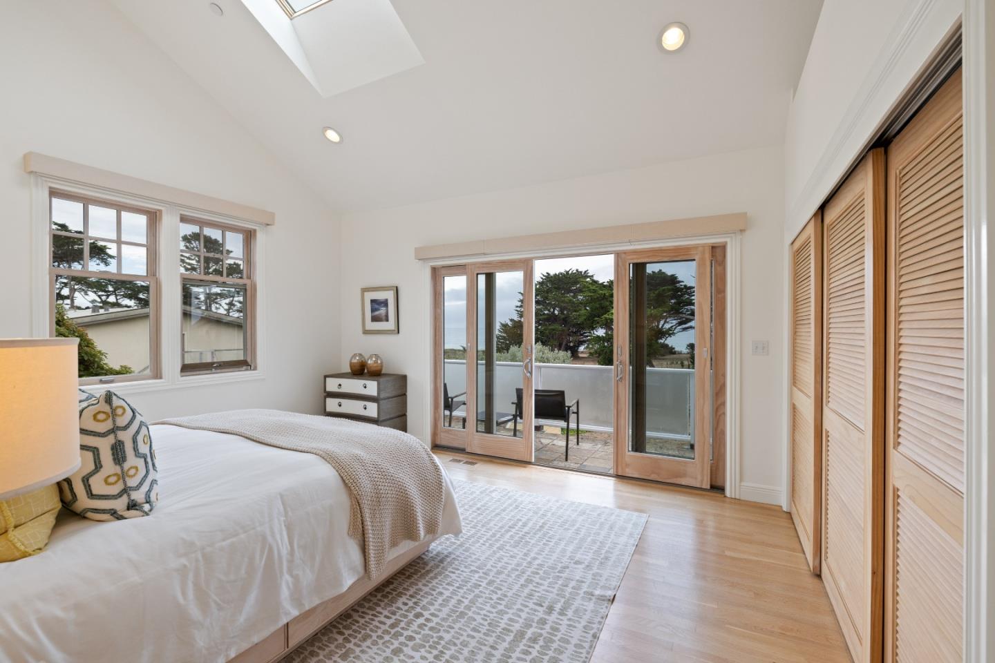 2 Alameda AVE