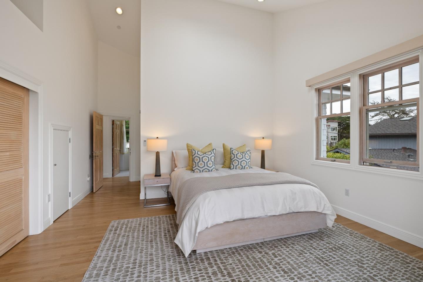 2 Alameda AVE