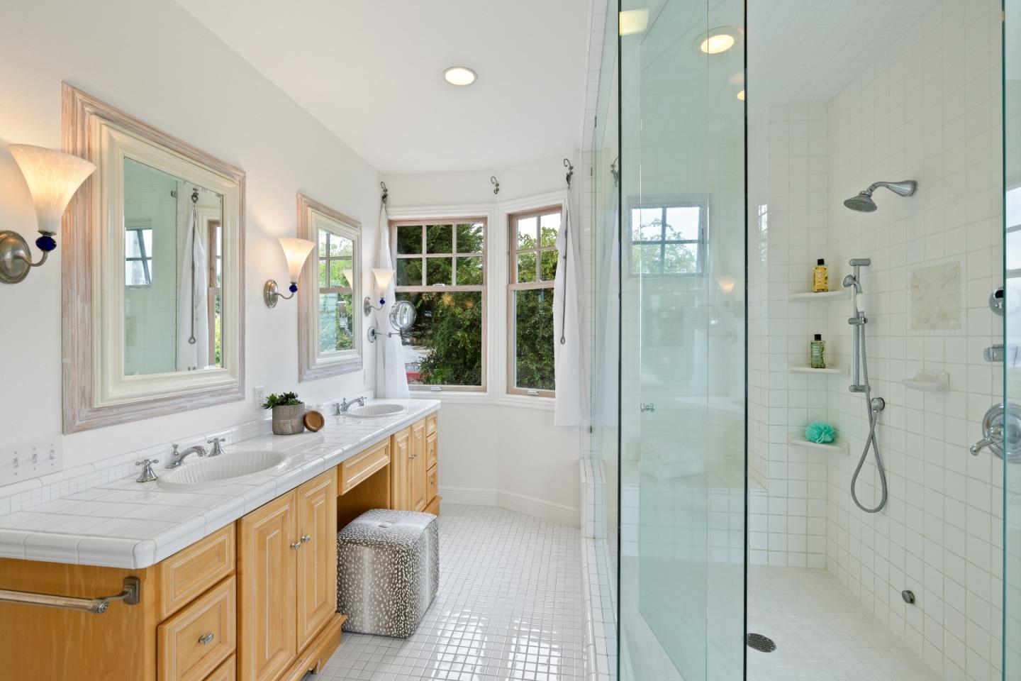 2 Alameda AVE
