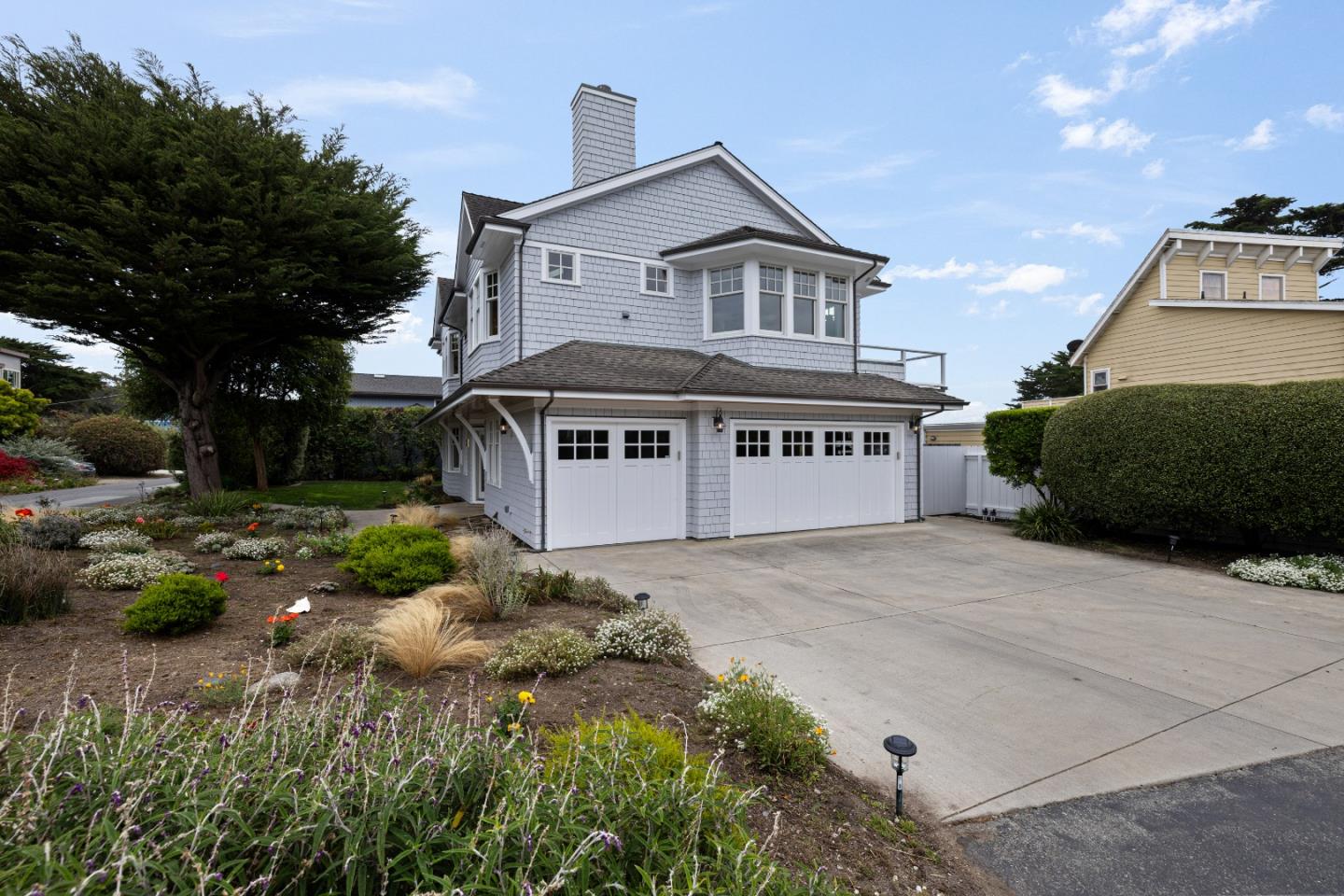 2 Alameda AVE