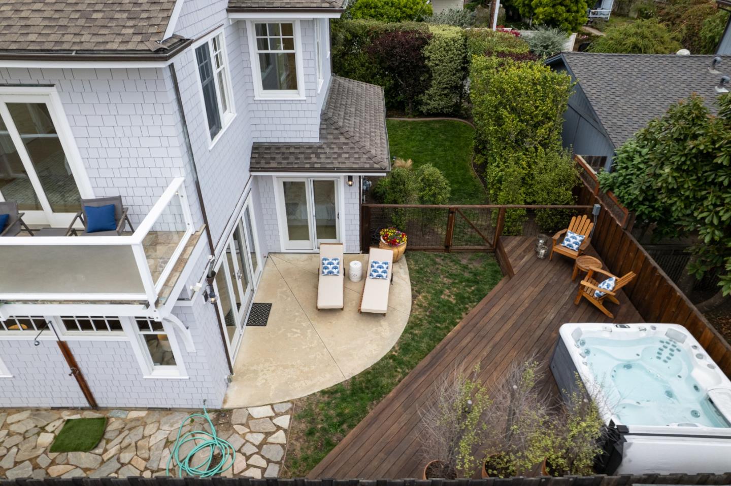 2 Alameda AVE