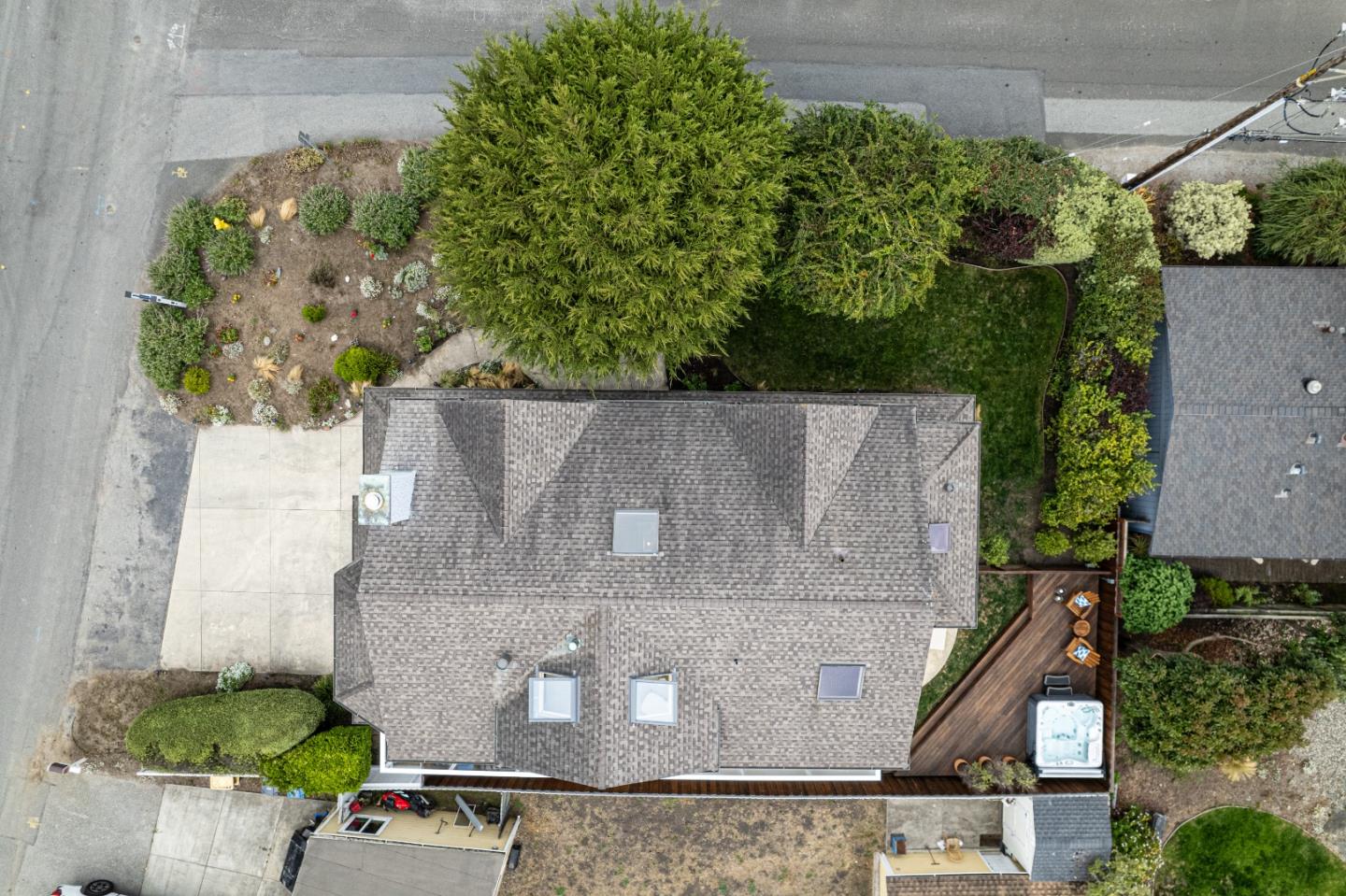 2 Alameda AVE