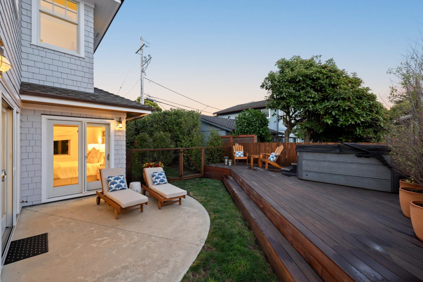 2 Alameda AVE