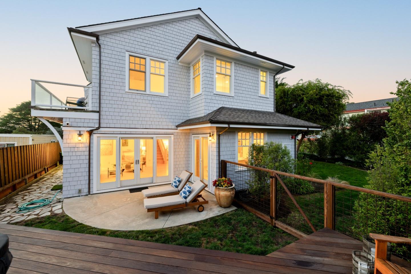 2 Alameda AVE
