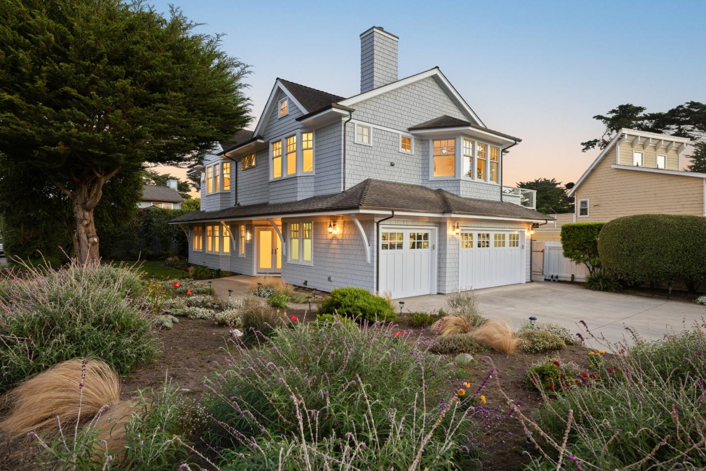 2 Alameda AVE