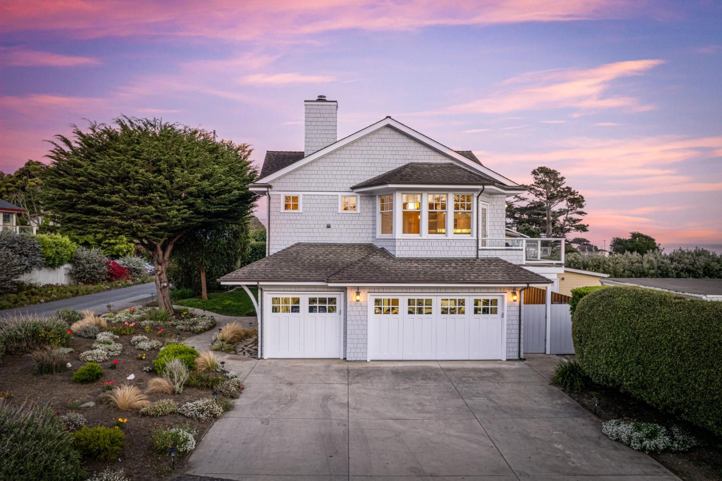 2 Alameda AVE