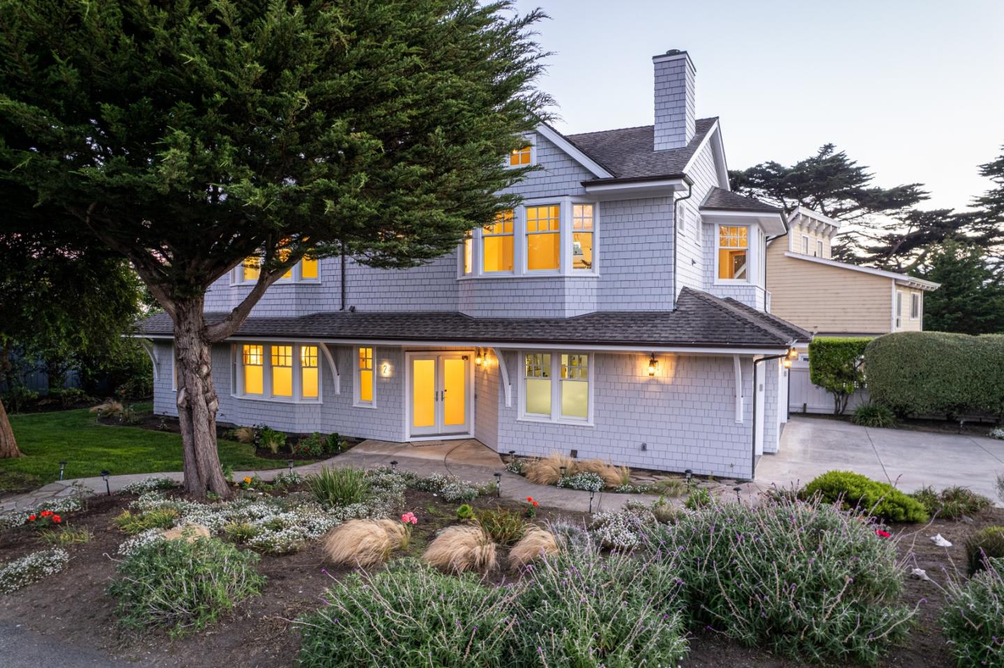 2 Alameda AVE