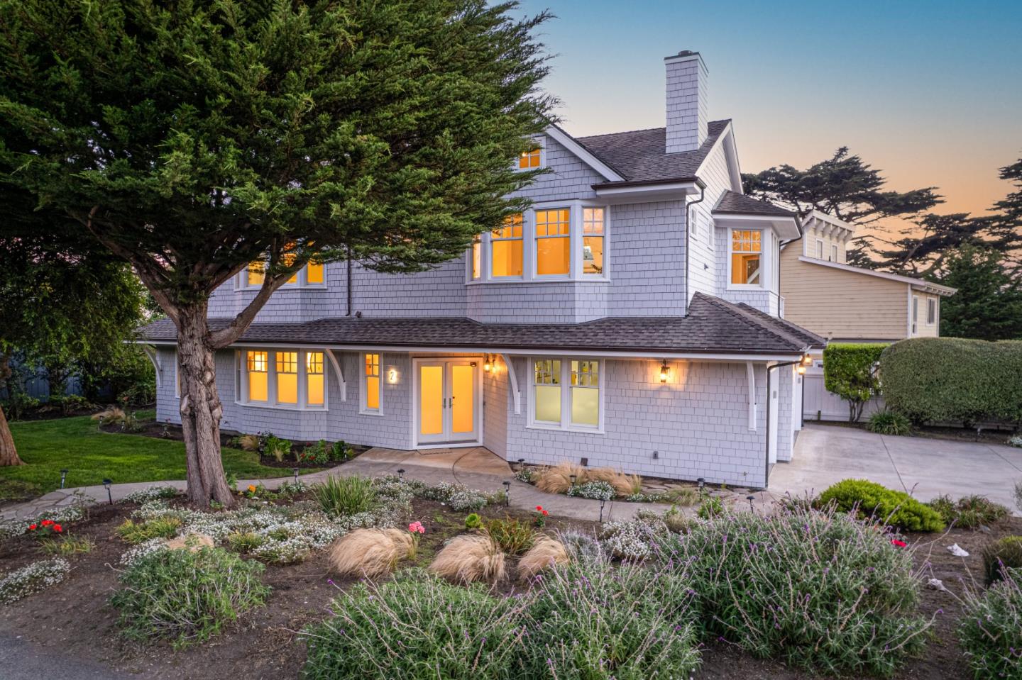 2 Alameda AVE