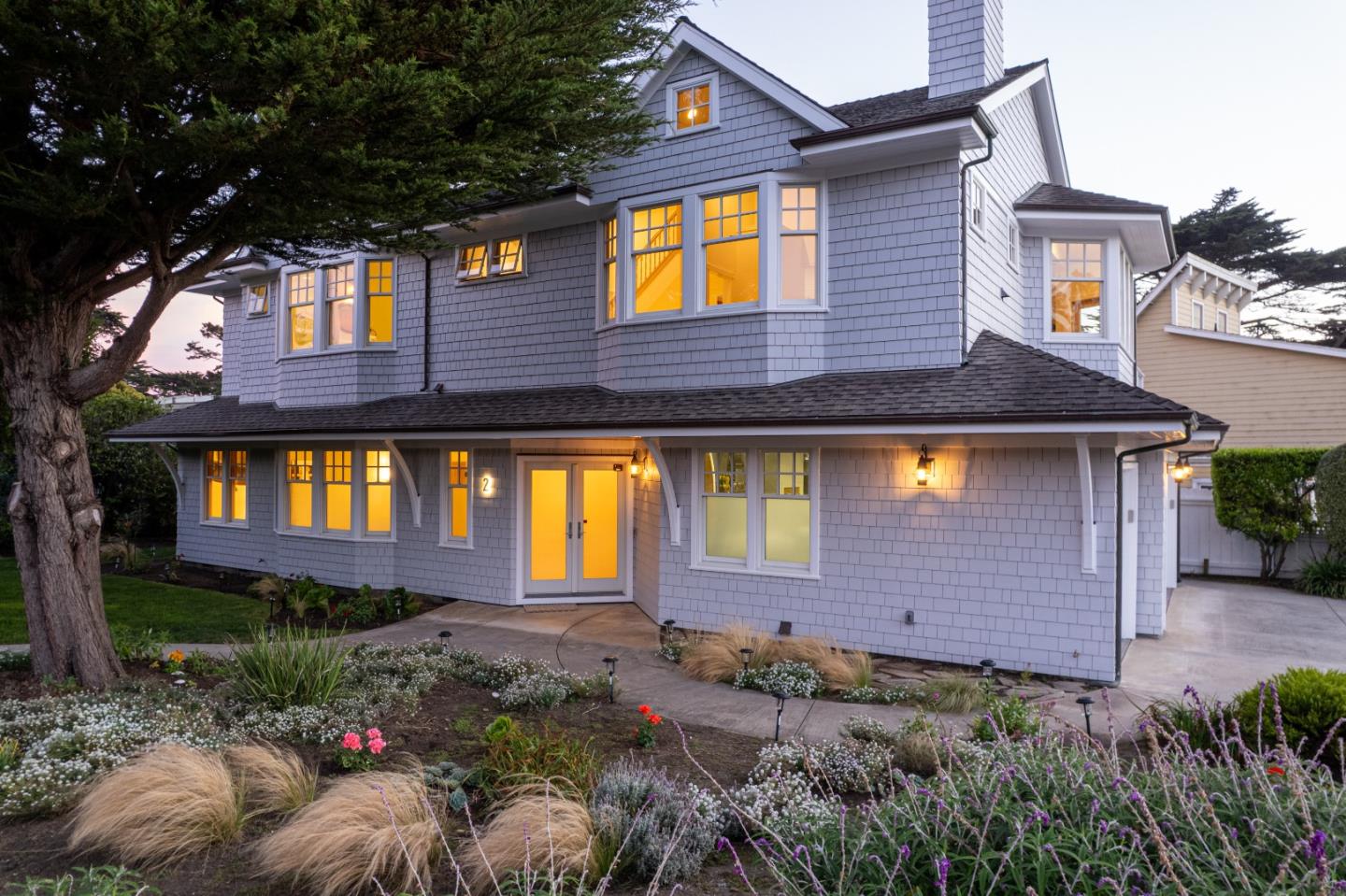 2 Alameda AVE