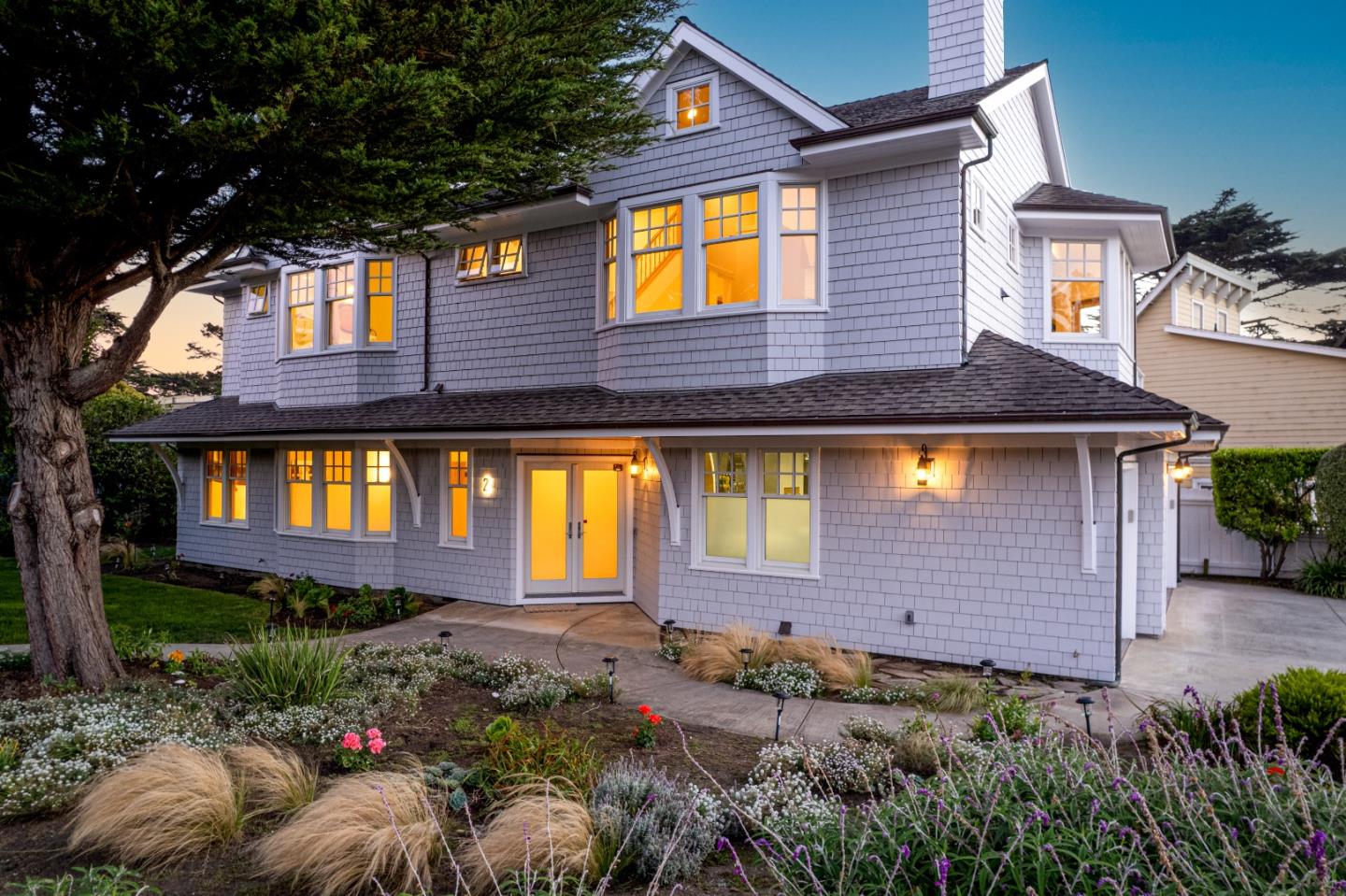 2 Alameda AVE