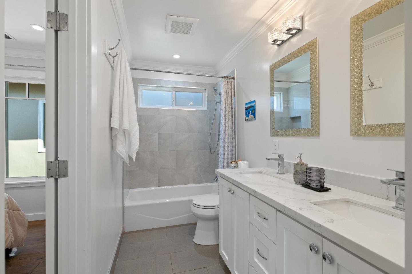 1575 Mizzen LN