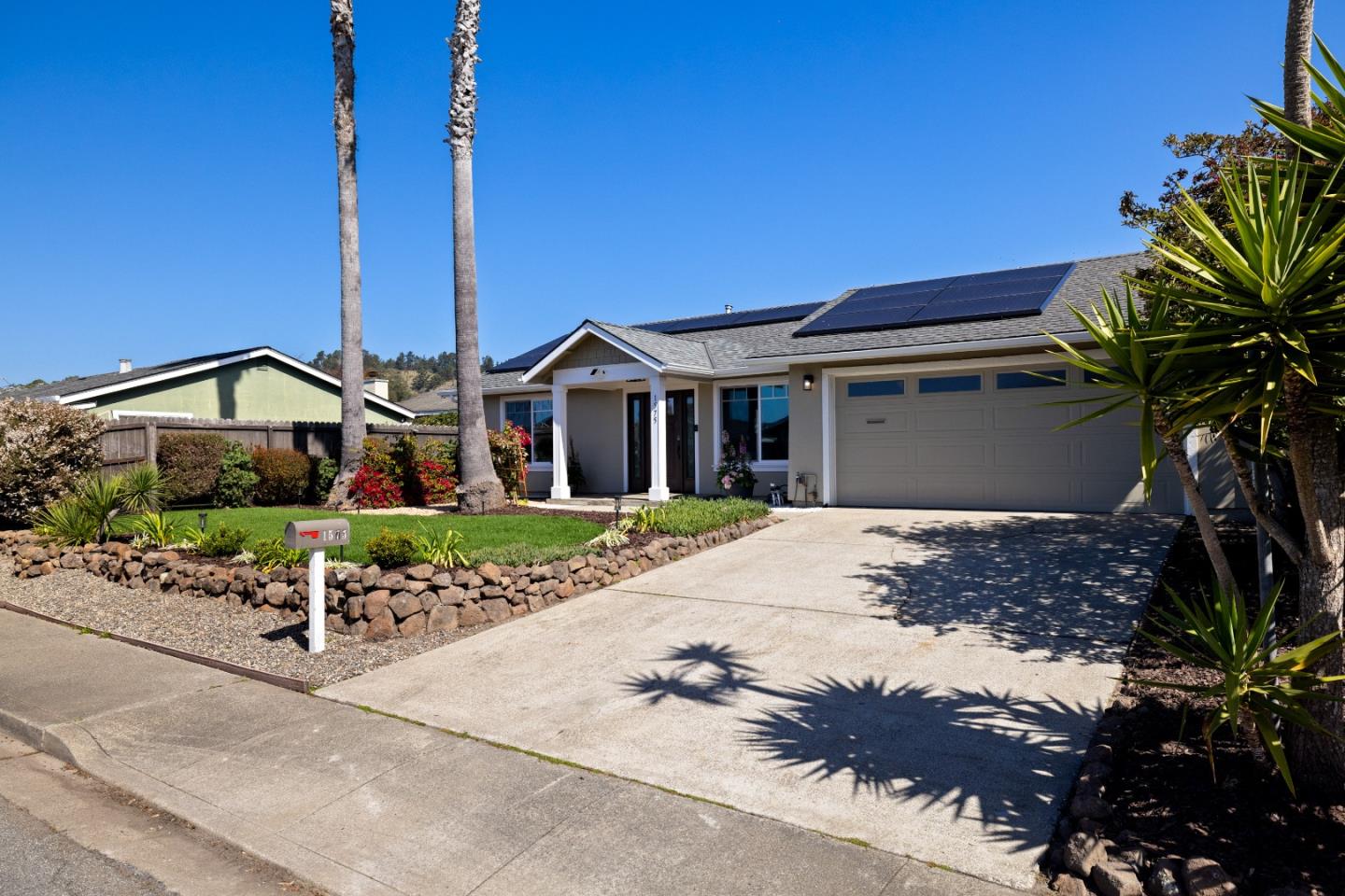 1575 Mizzen LN