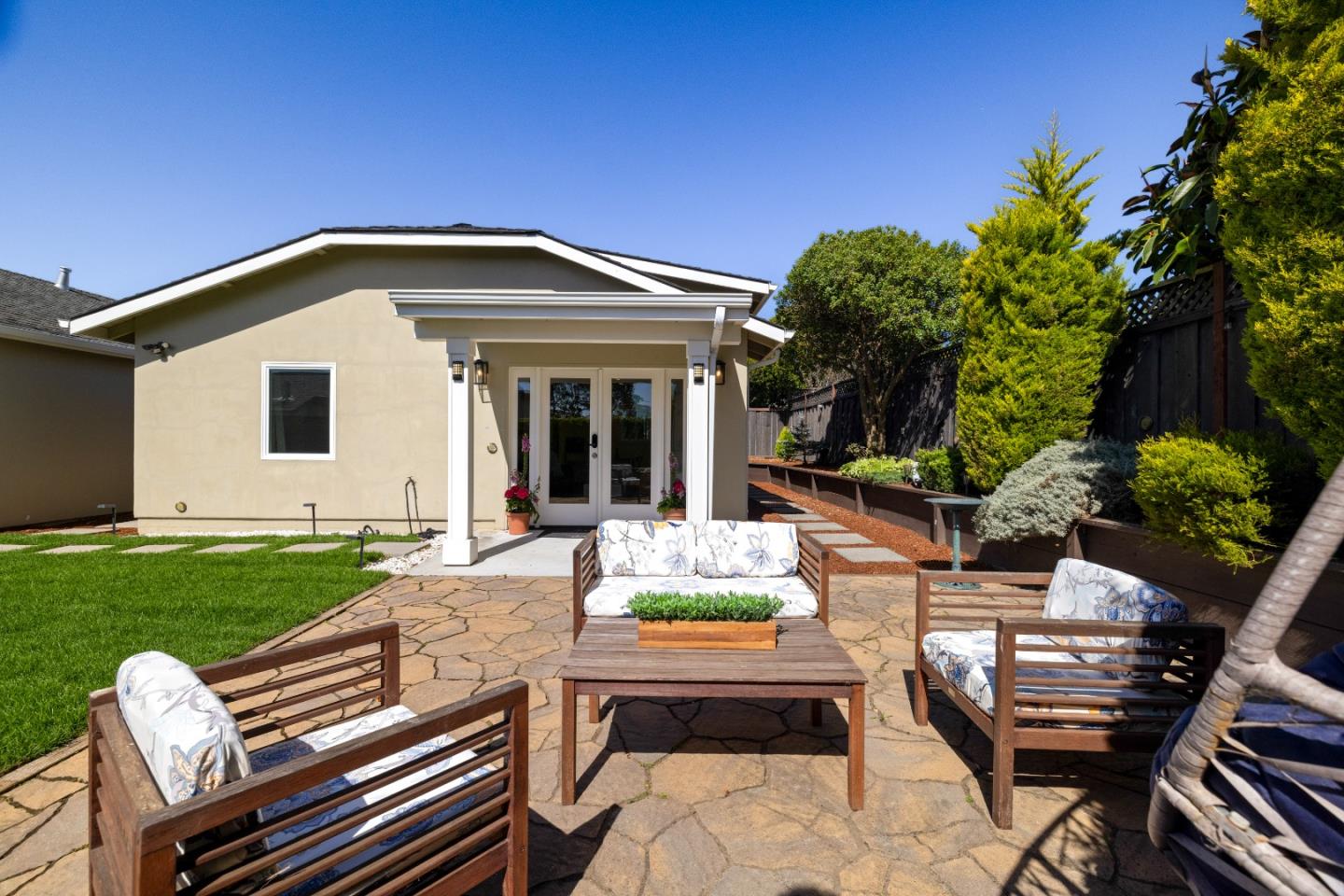 1575 Mizzen LN