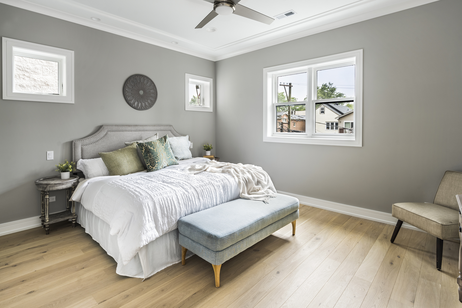 1922 W Belmont Avenue Unit: 2
