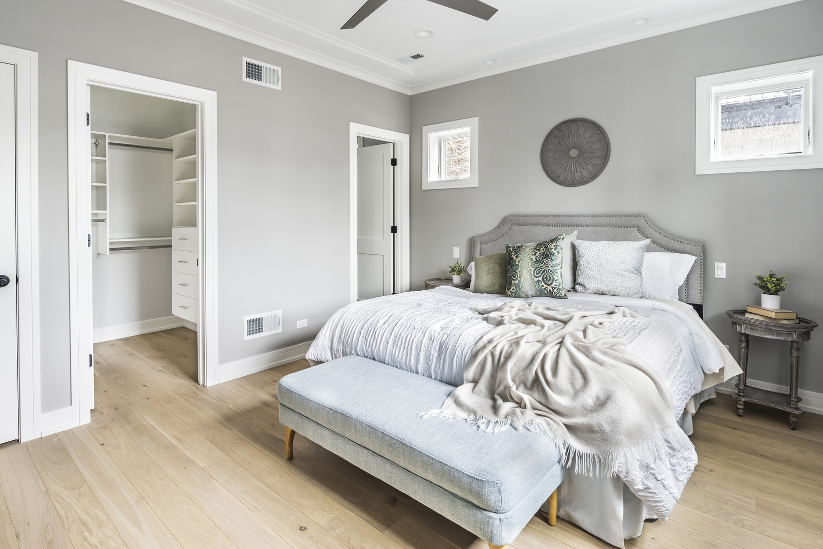 1922 W Belmont Avenue Unit: 2