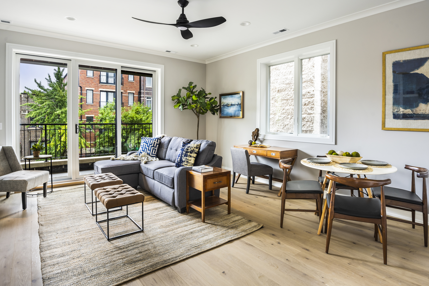 1922 W Belmont Avenue Unit: 2