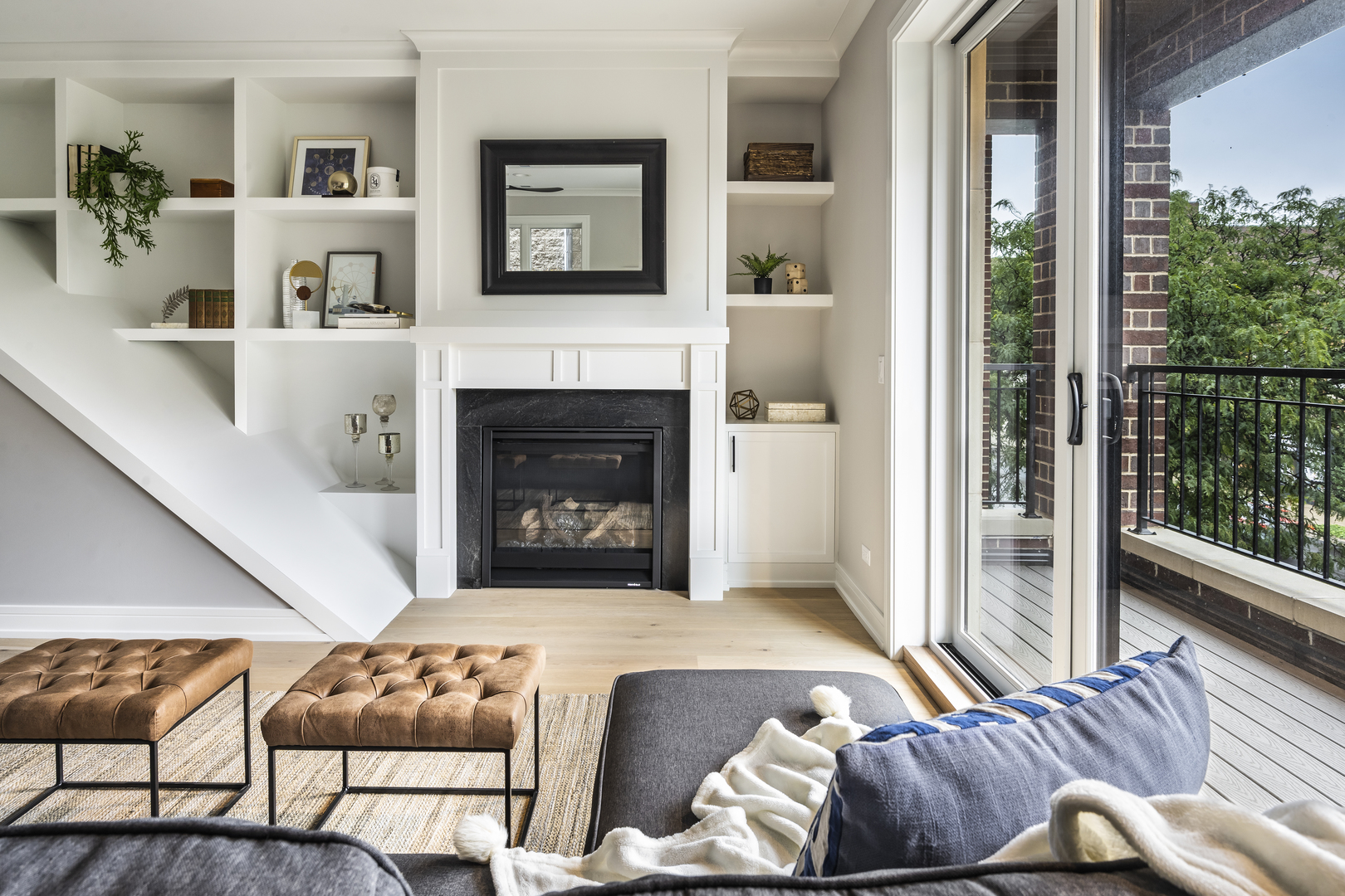 1922 W Belmont Avenue Unit: 2