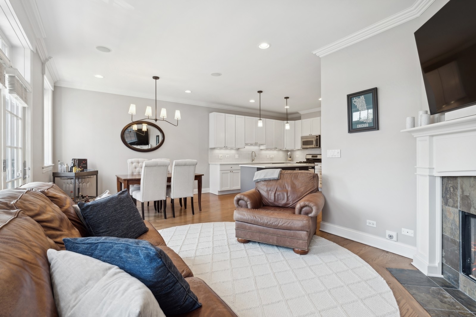 2730 N Lincoln Avenue Unit: 3