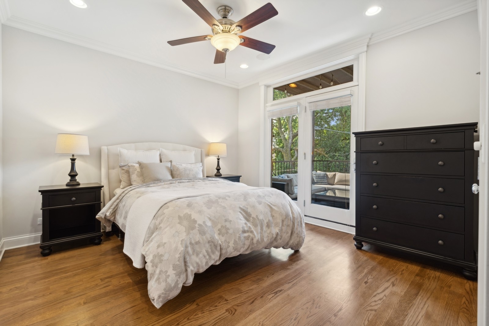 2730 N Lincoln Avenue Unit: 3