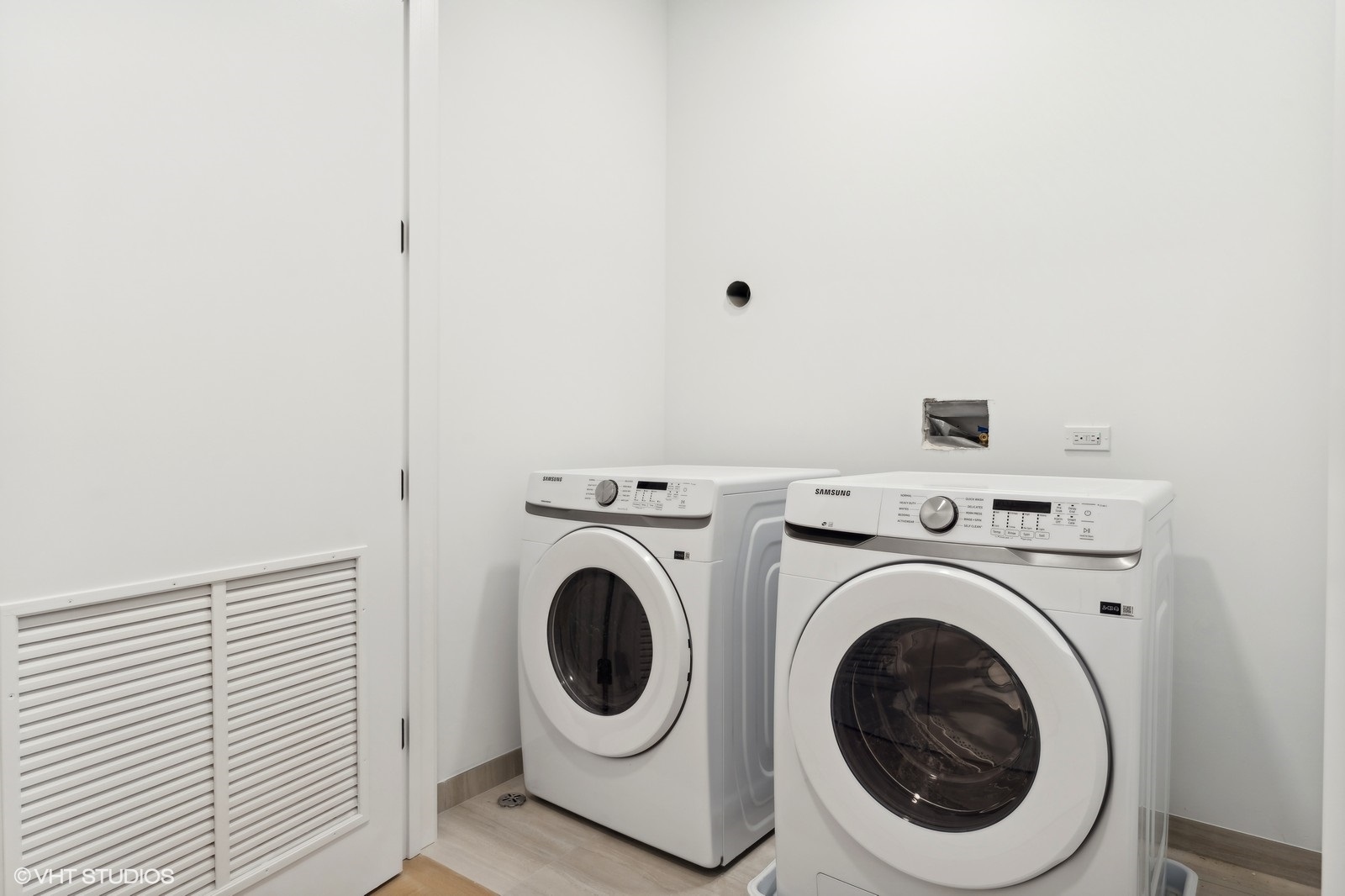 2354 W Farragut Avenue Unit: 203