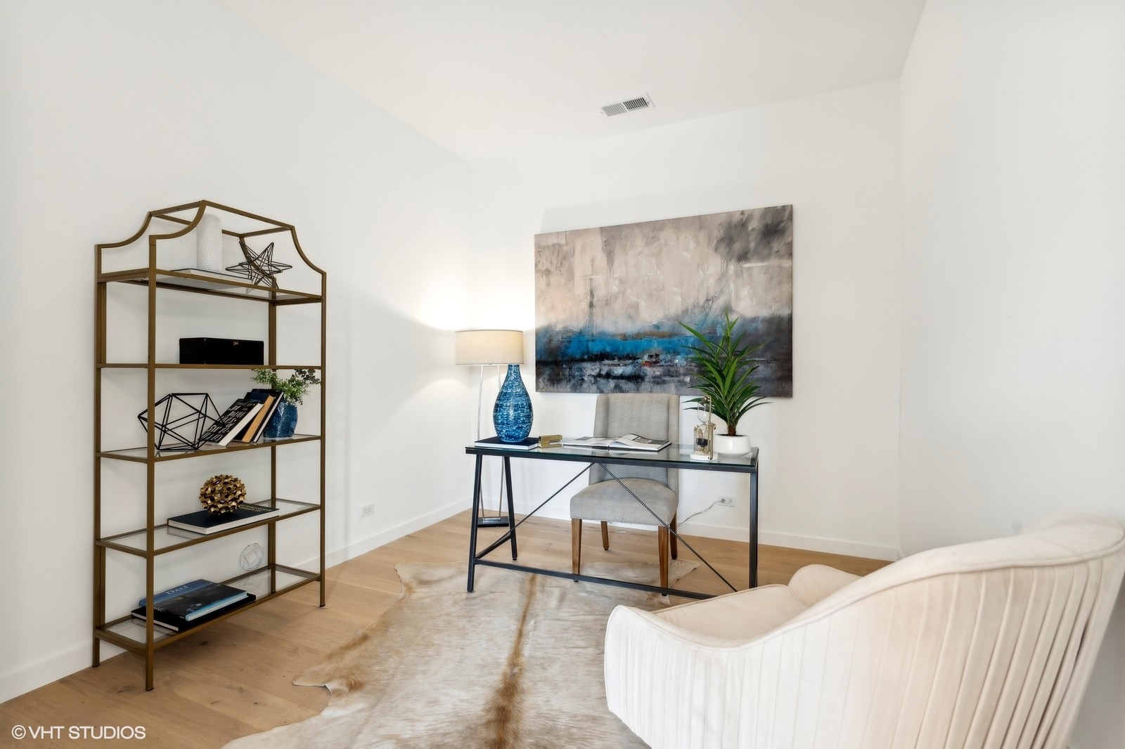 2354 W Farragut Avenue Unit: 302