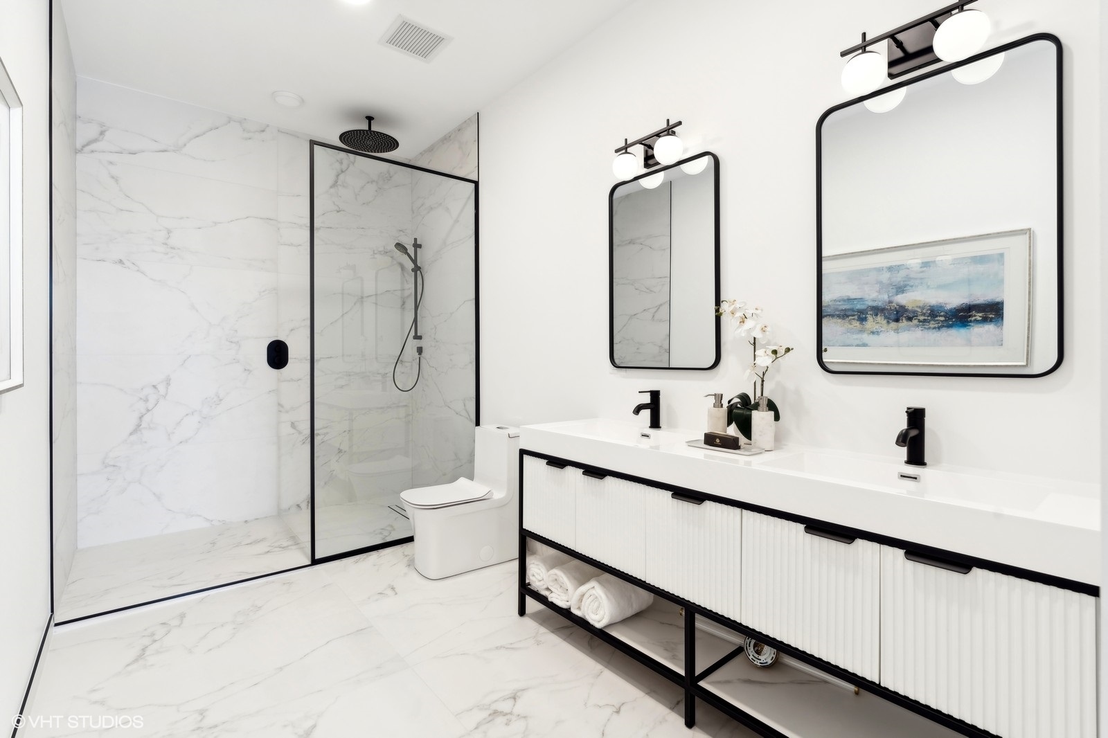 2354 W Farragut Avenue Unit: 302