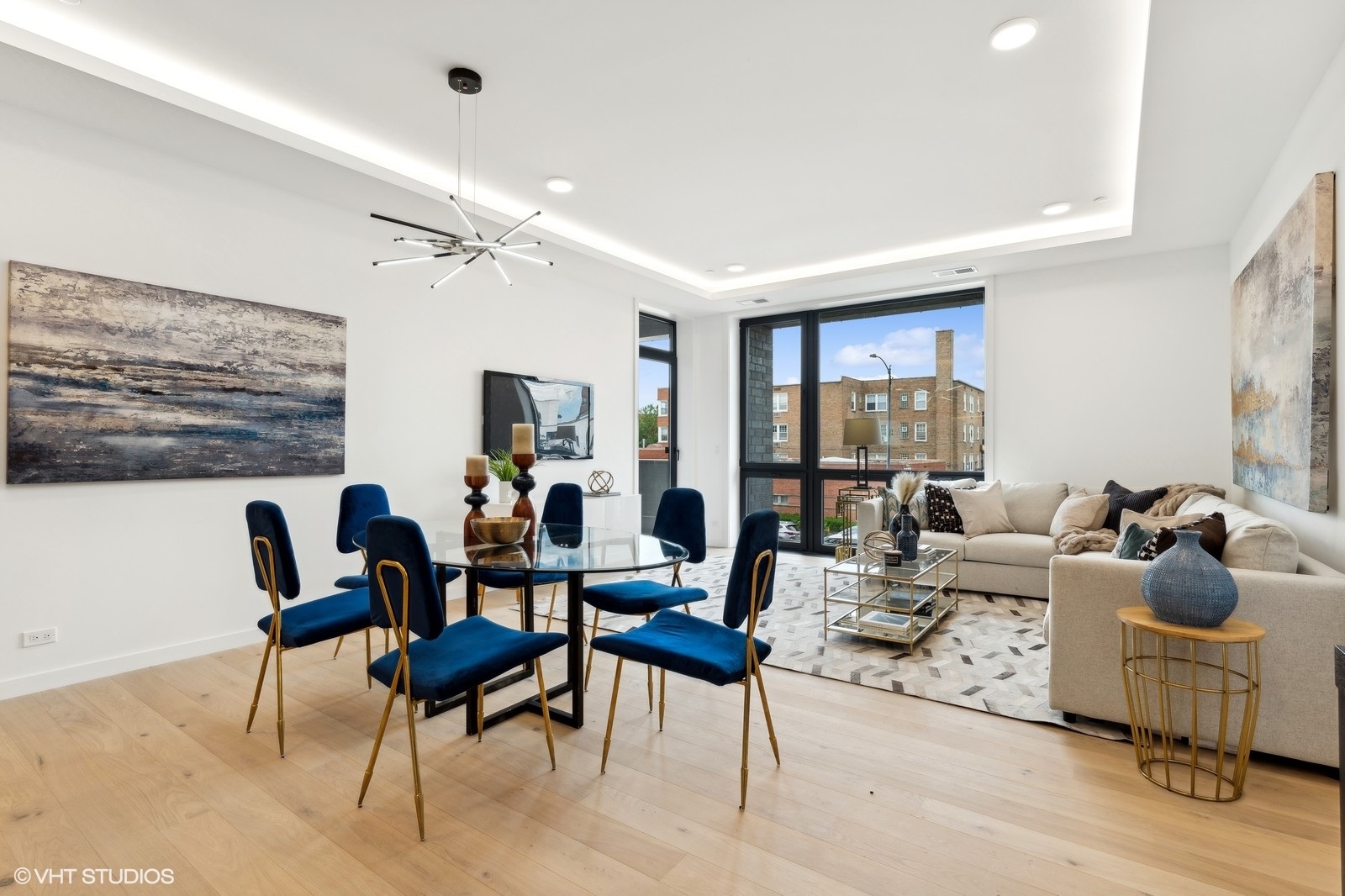 2354 W Farragut Avenue Unit: 302