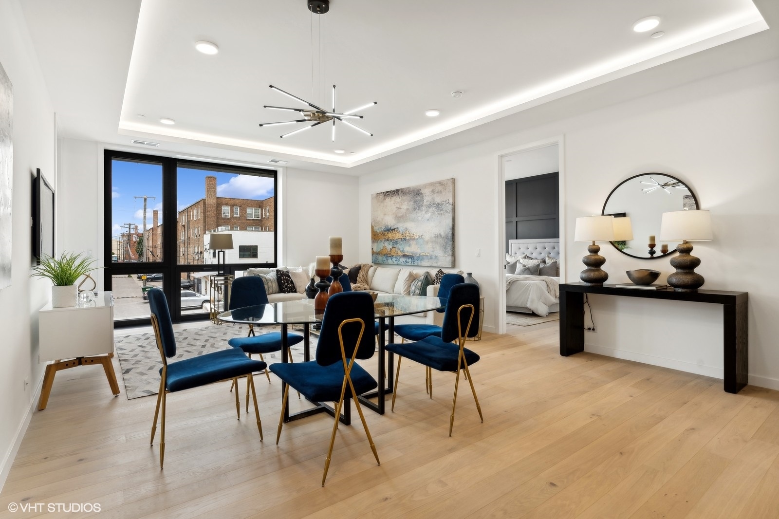 2354 W Farragut Avenue Unit: 302