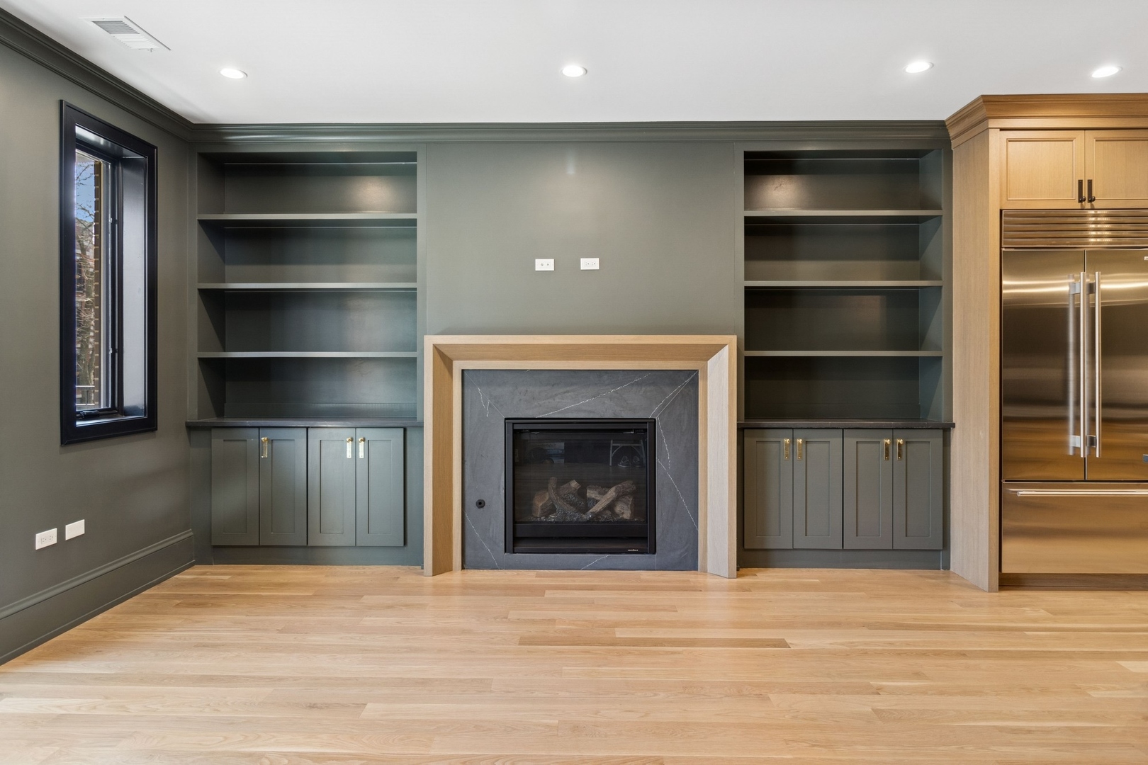 2023 W Augusta Boulevard Unit: 2